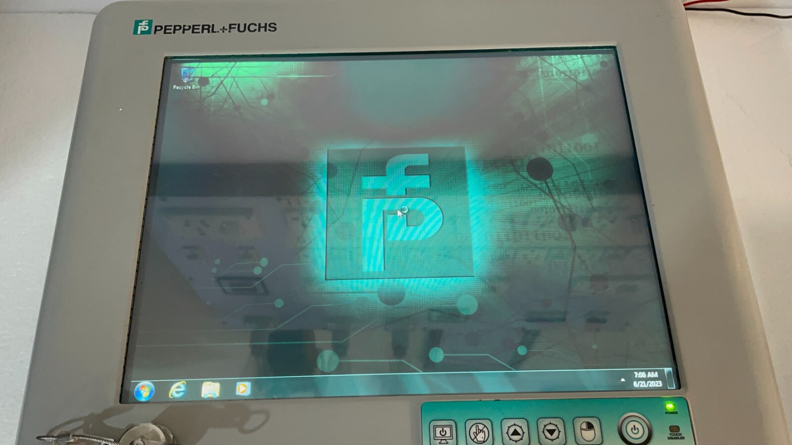 Pepperl Pepperl+Fuchs PC9715R-W3-C2DC-XT1BF0LW-S0-N0 Part Number 547226-0097 HMI